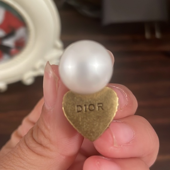 Dior Earrings - Picture 2 of 3